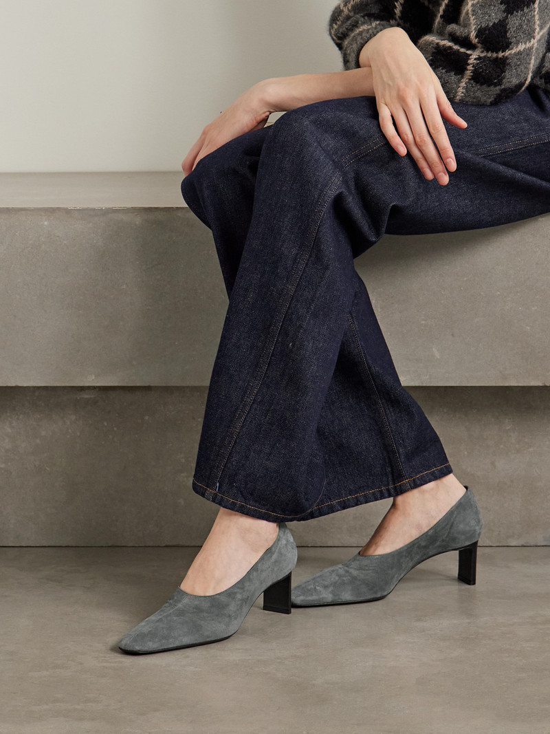 KHAITE Cecilia Suede Pumps outlook
