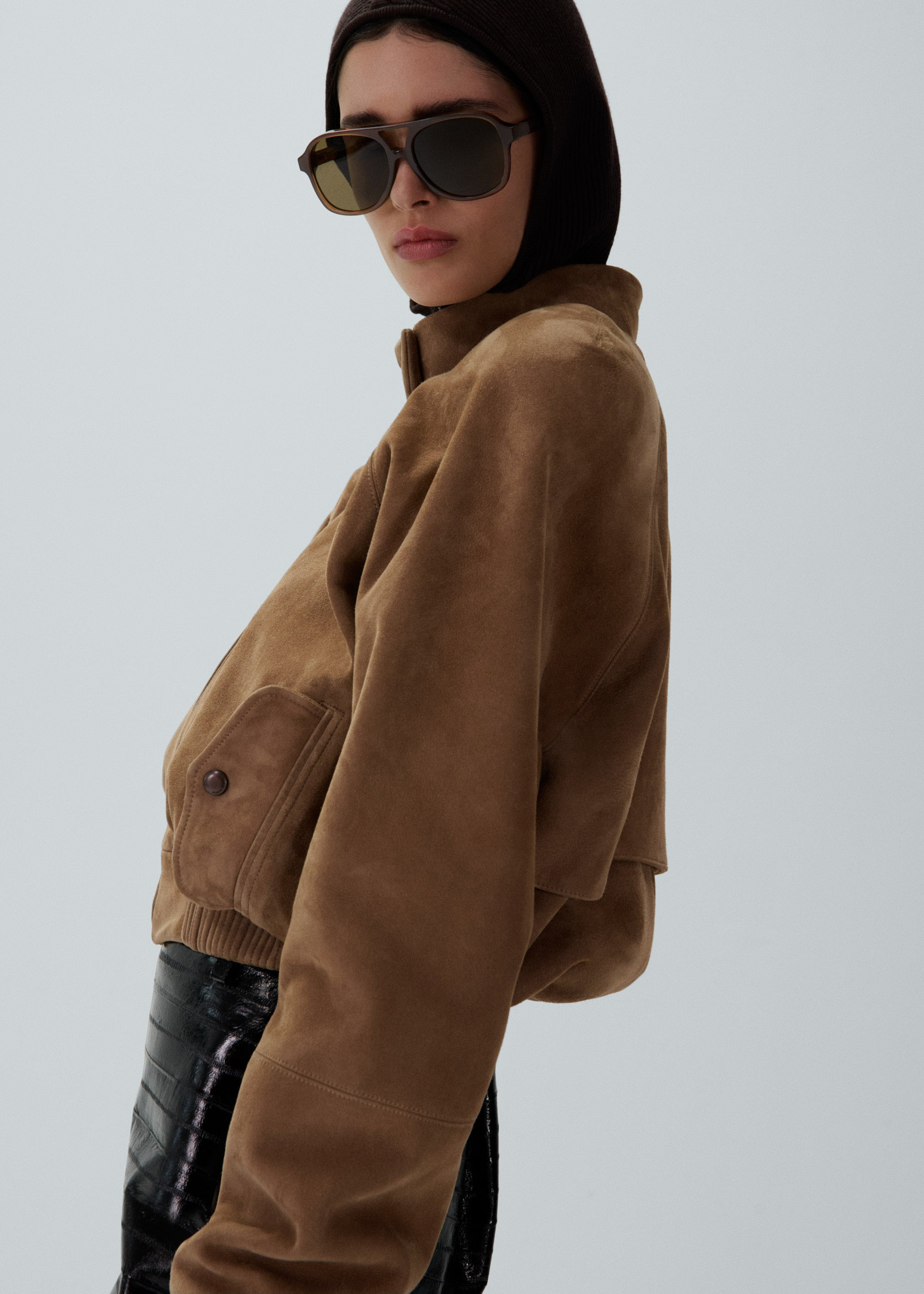 Cropped leather bomber jacket in beige suede - 6