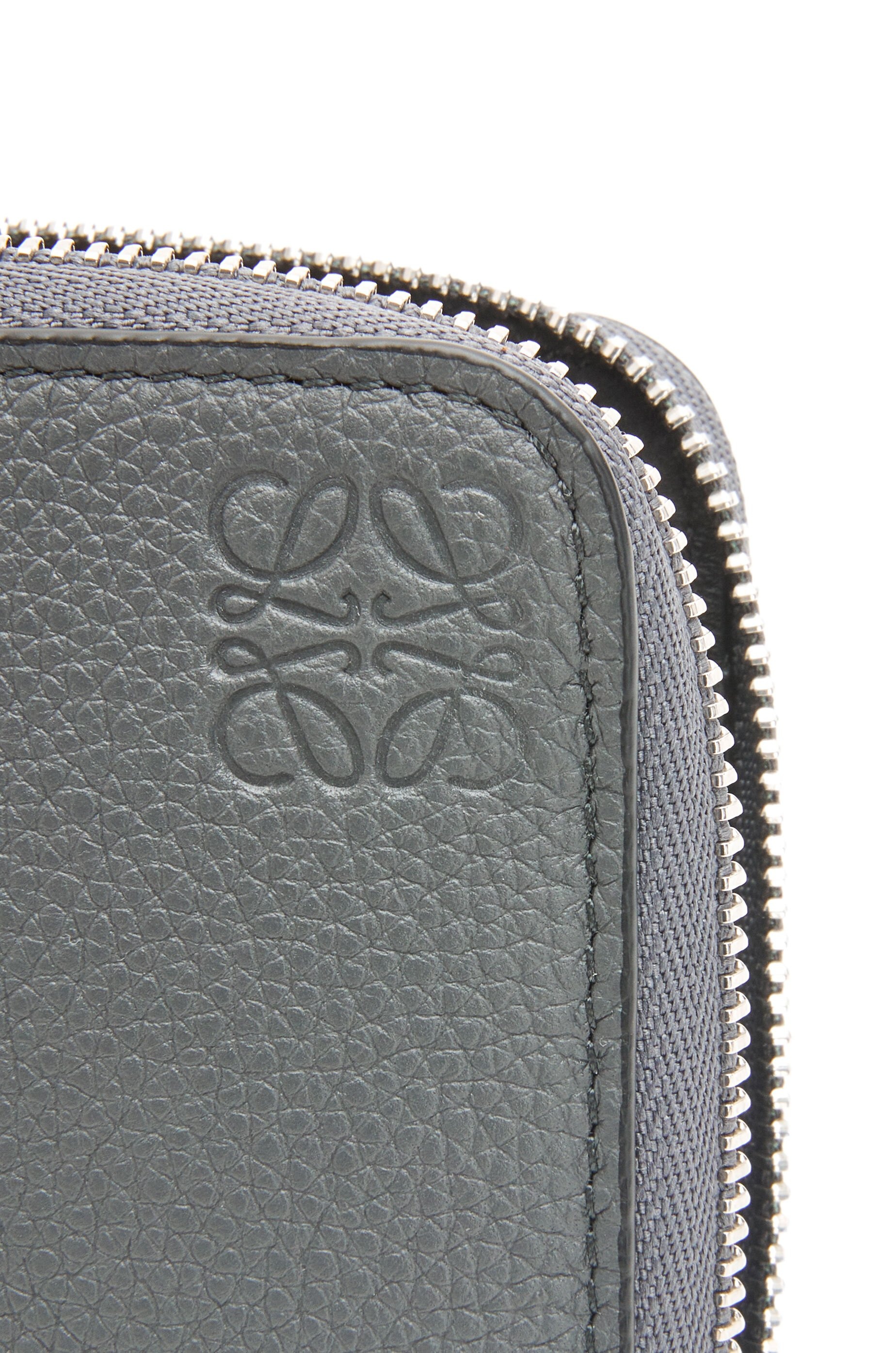 Zip around wallet in soft grained calfskin - 5