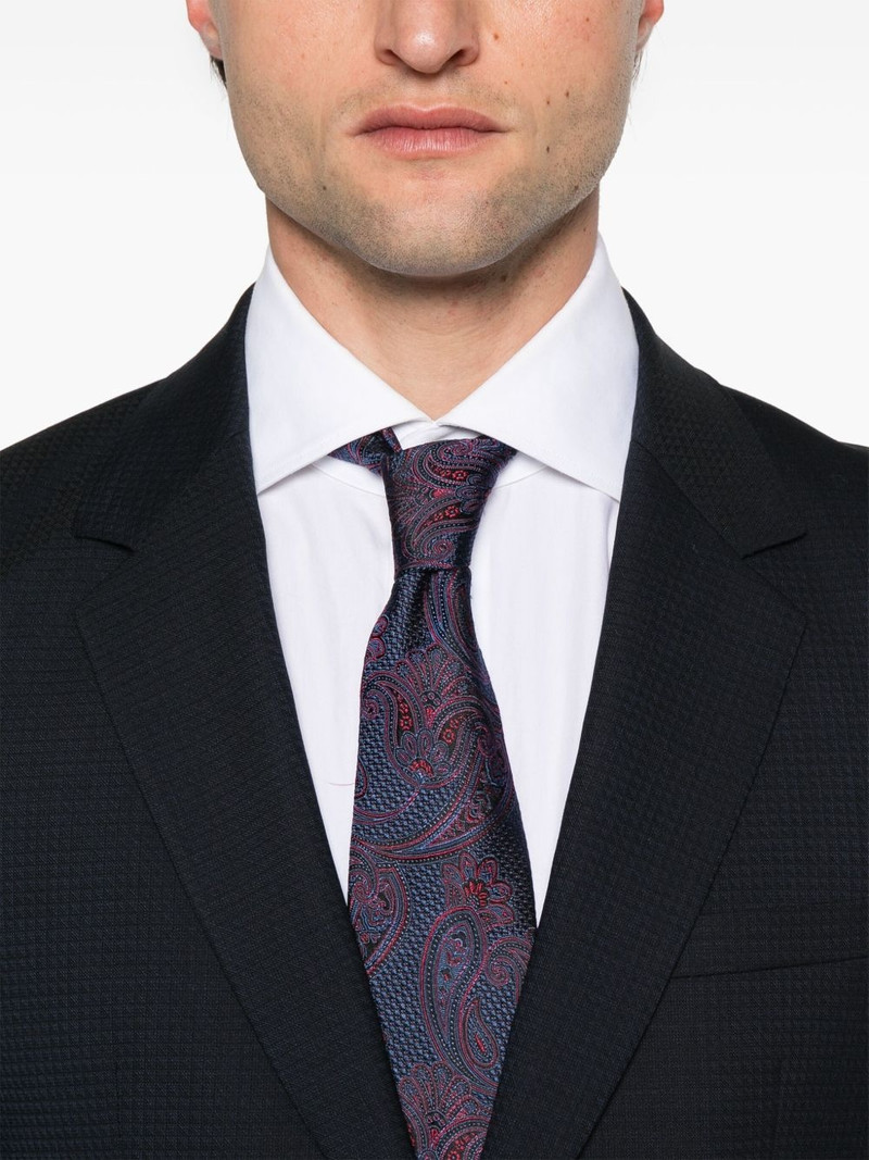 single-breasted suit 4