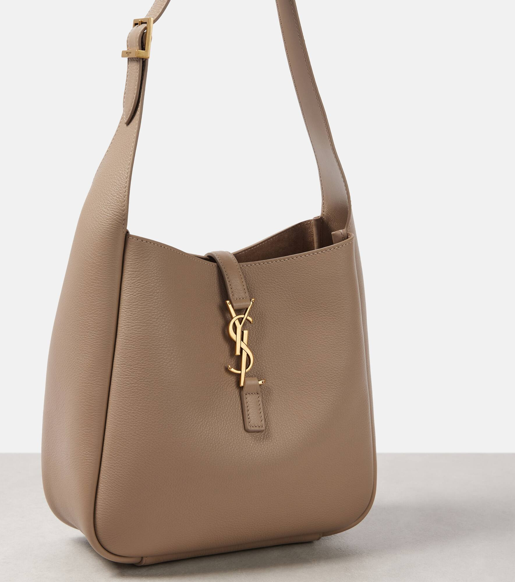 Le 5 à 7 Small leather shoulder bag - 6