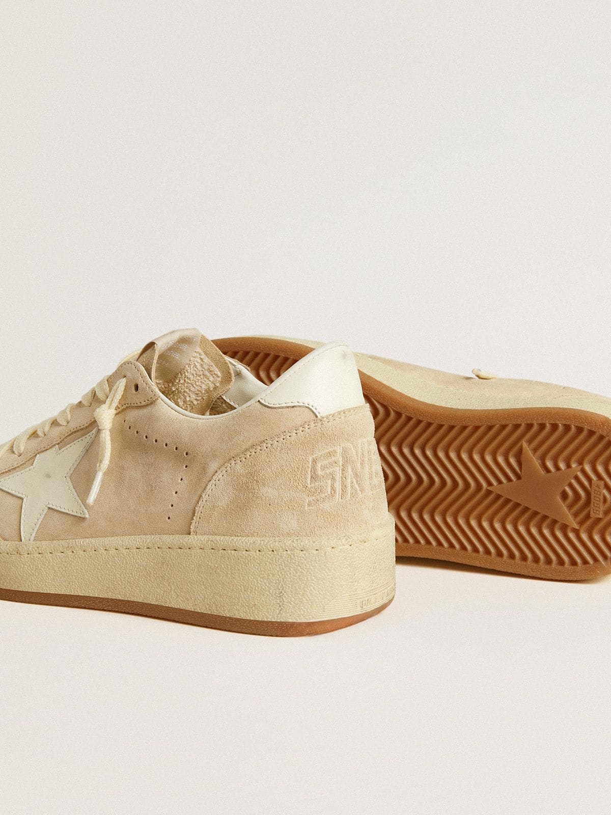 Ball Star 2 in beige suede with white leather star and heel tab - 5