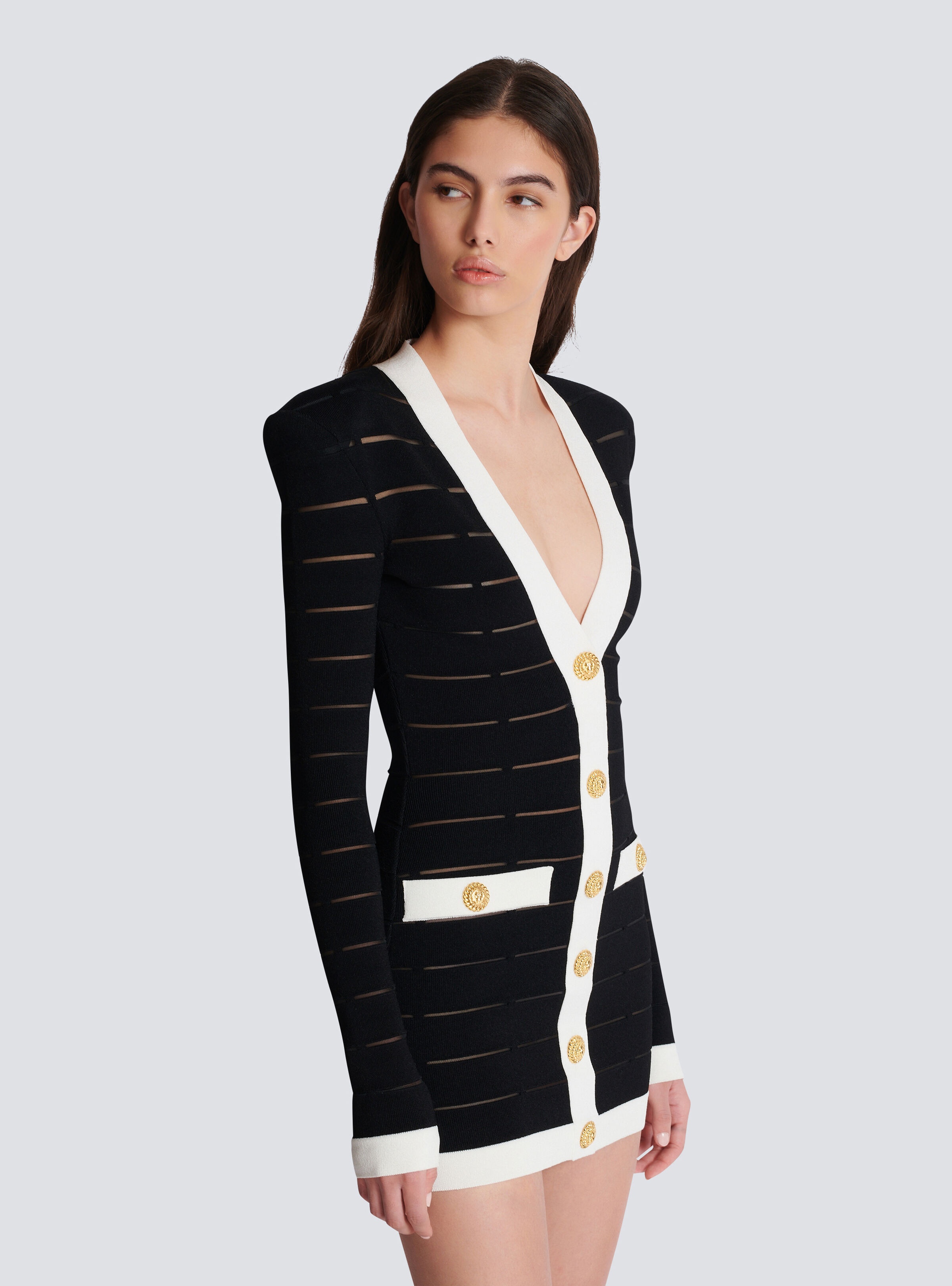 Two-tone knit dress with buttons - 6