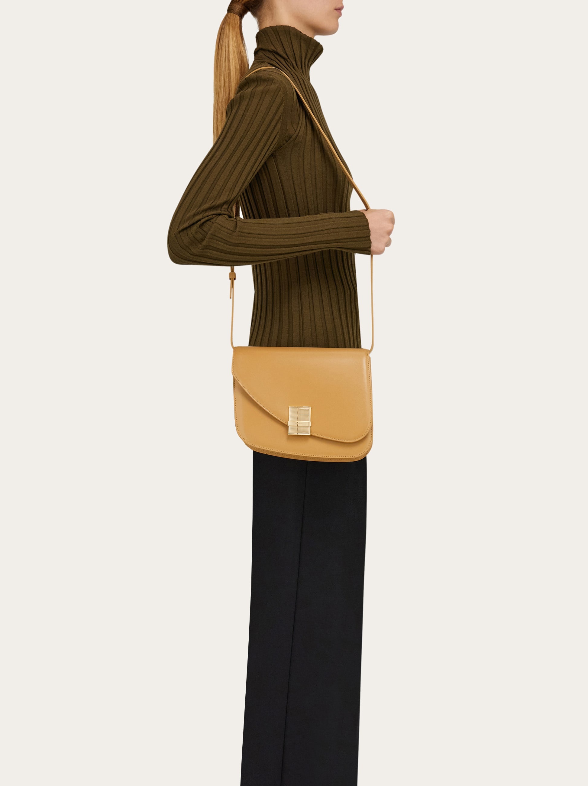 Fiamma crossbody bag (M) 2