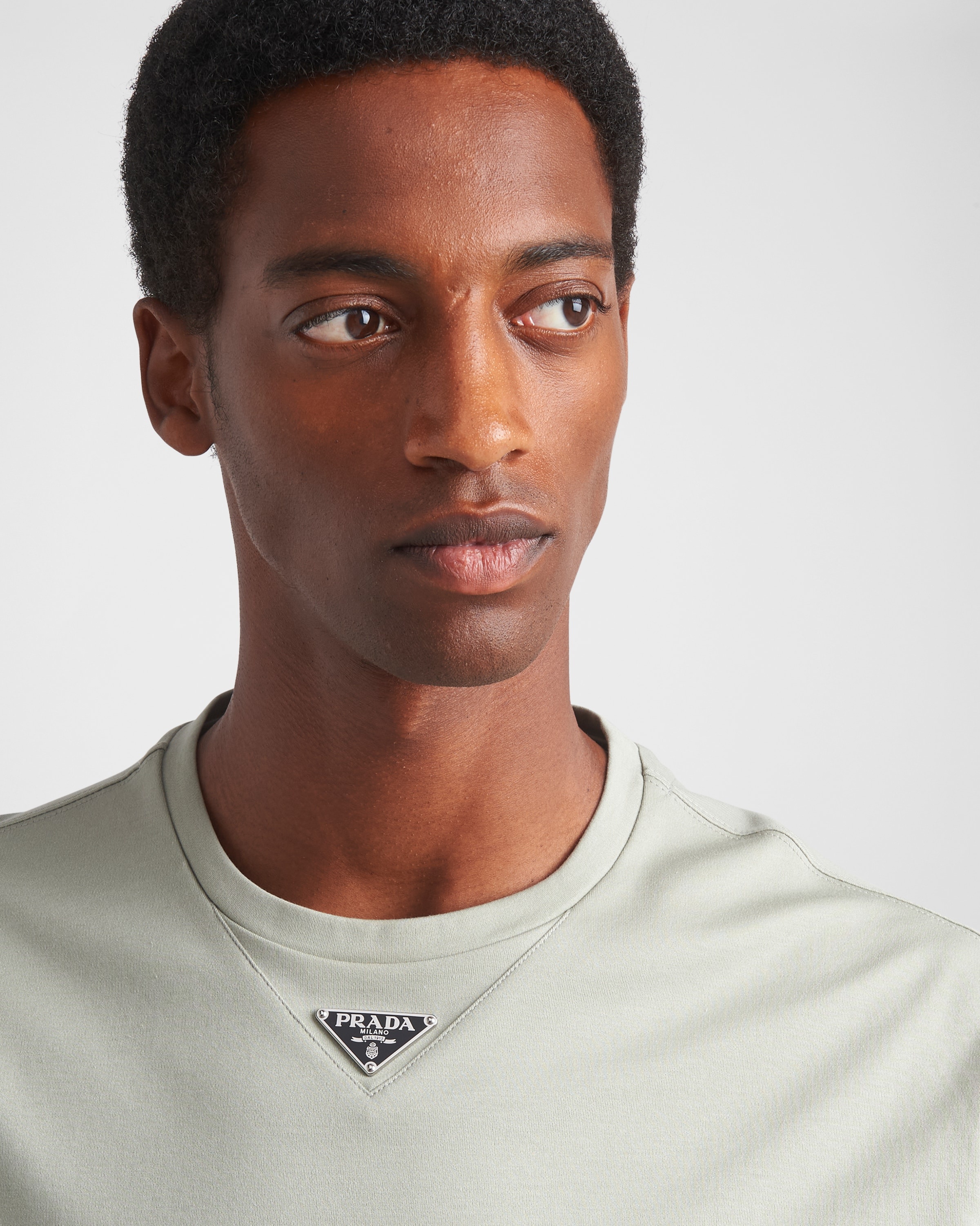 【関税＆送料込み】Prada Cotton T-Shirt 送料無料》PRADA cotton T shirt