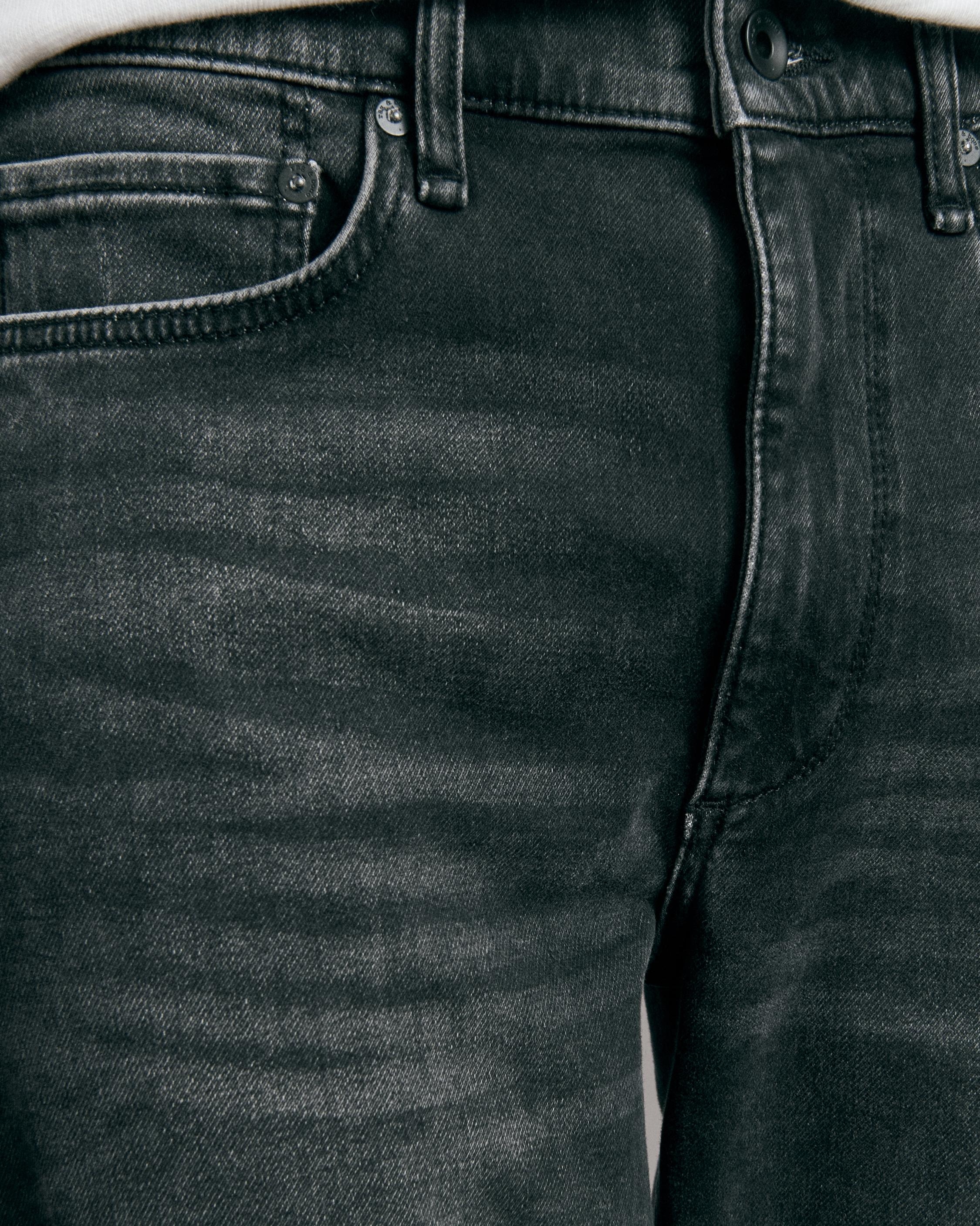 Fit 2 - Kain
Slim Fit Black Loopback Jean - 5