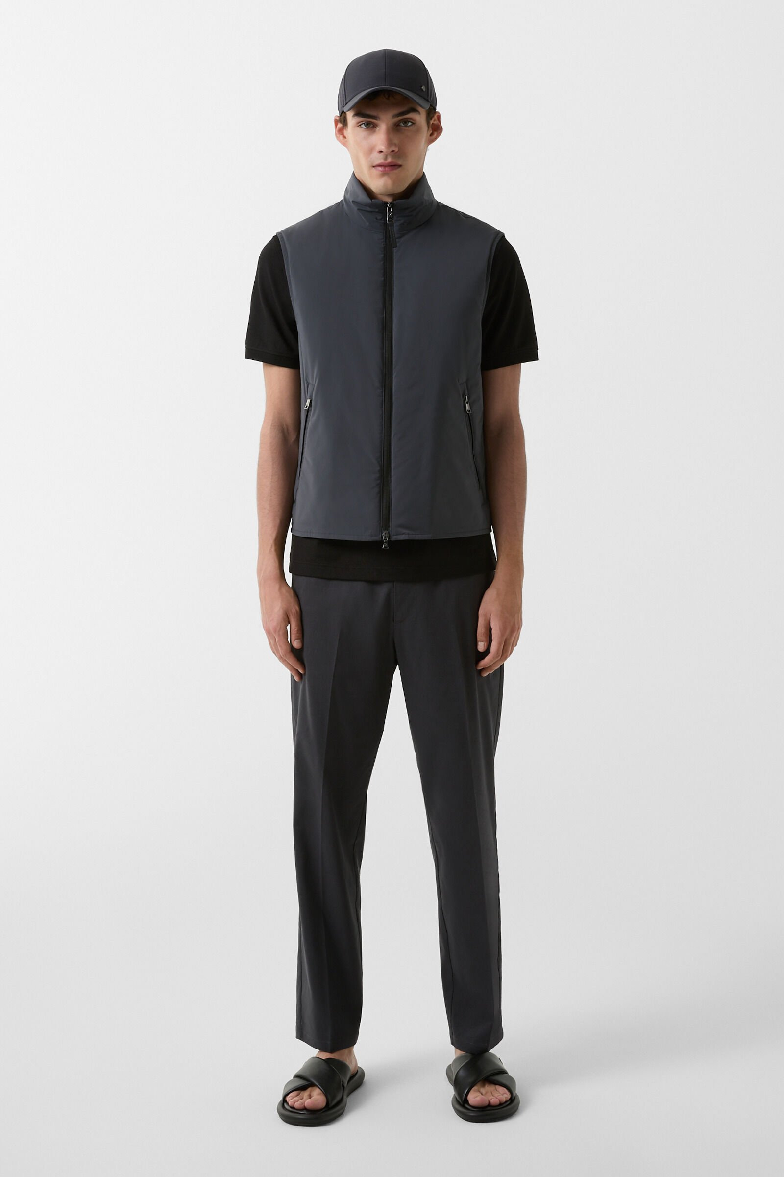 Jonny Lightweight vest in Dark gray - 4