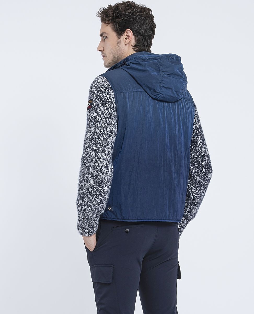 Garment dyed ECONYL® nylon Scoop Vest - 4
