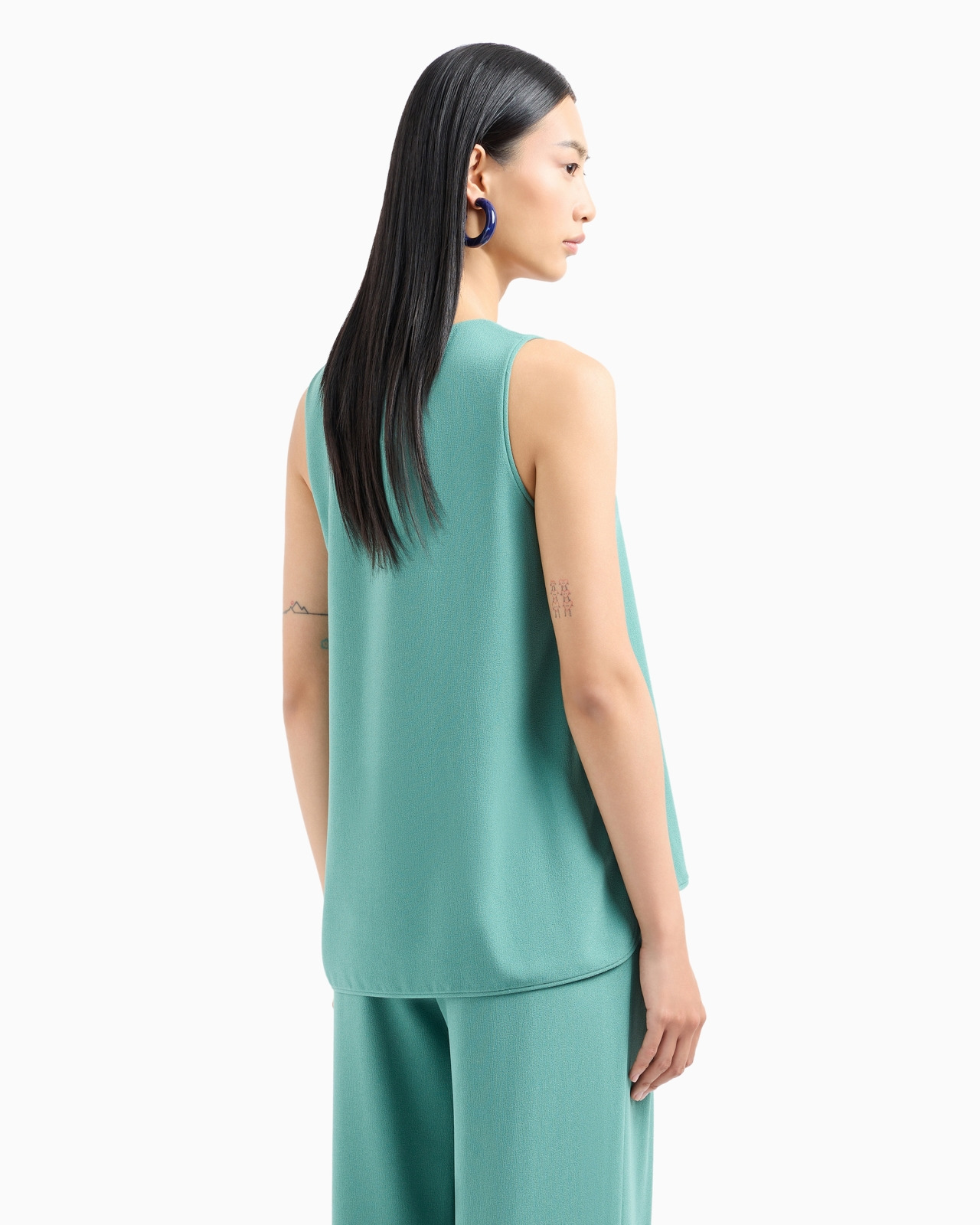 Stretch sablé fabric top with side slits - 3