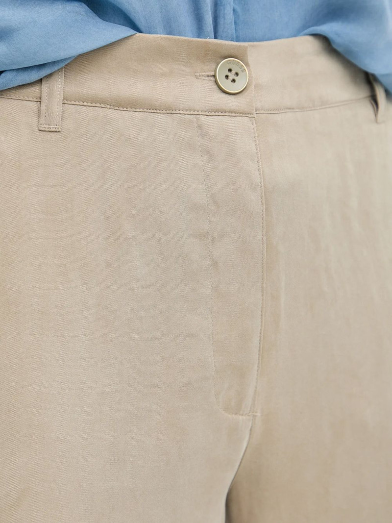 buttoned trousers 3