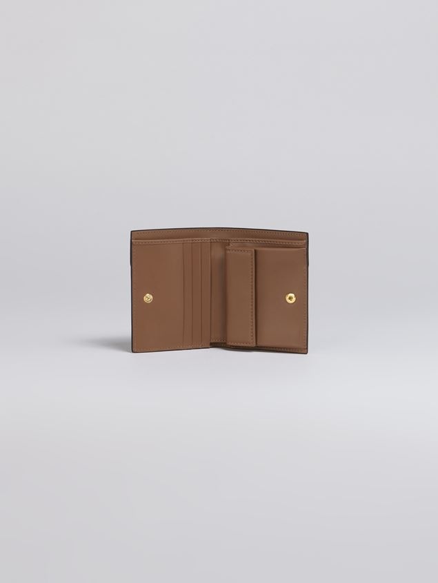 BI-FOLD WALLET IN GREEN WHITE AND BROWN SAFFIANO LEATHER - 2