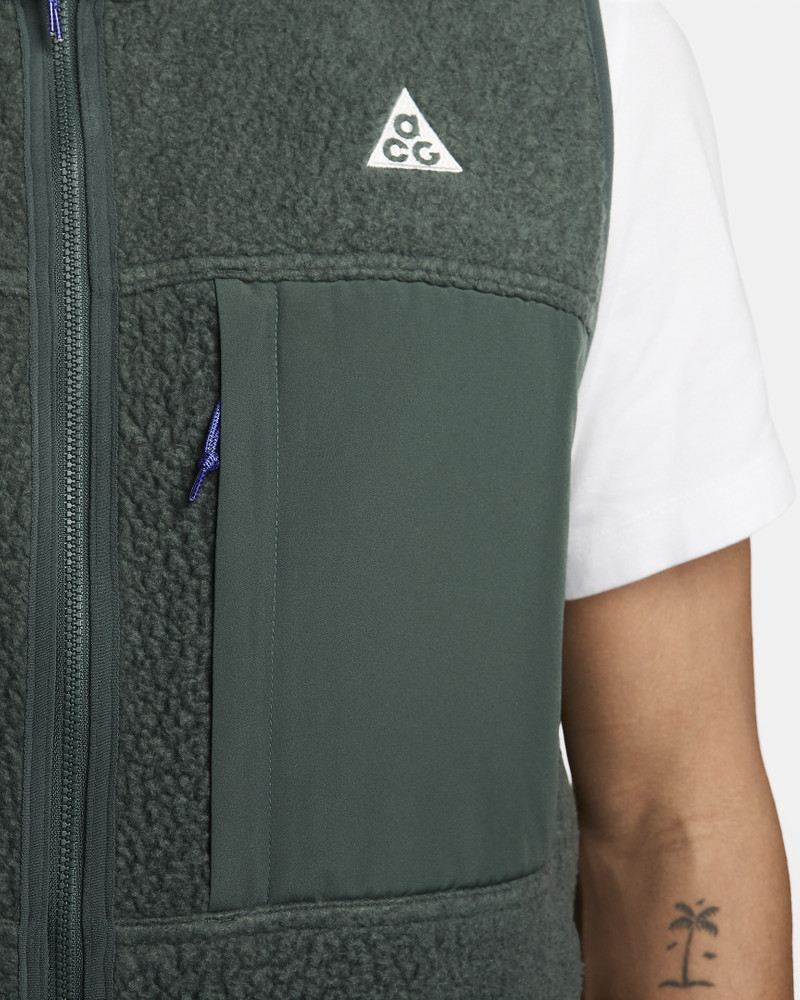 Nike ACG "Arctic Wolf" Men's Vest 4