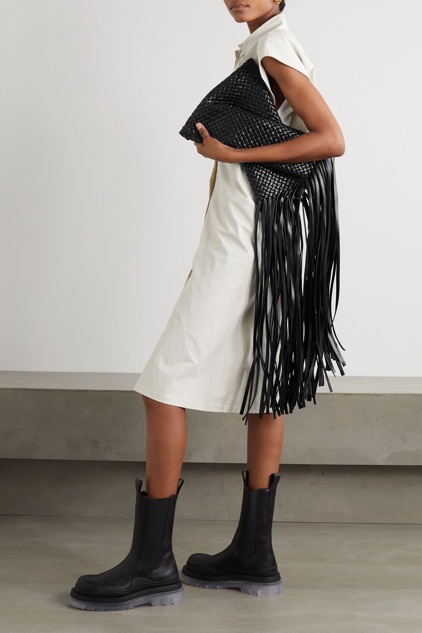 Fringe twisted intrecciato leather clutch - 2