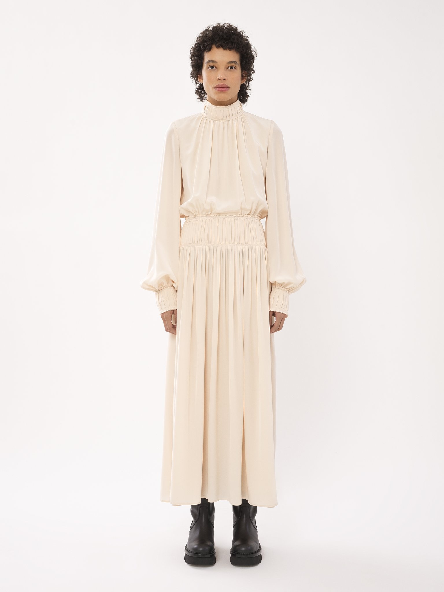 HIGH-NECK FLARE DRESS - 3