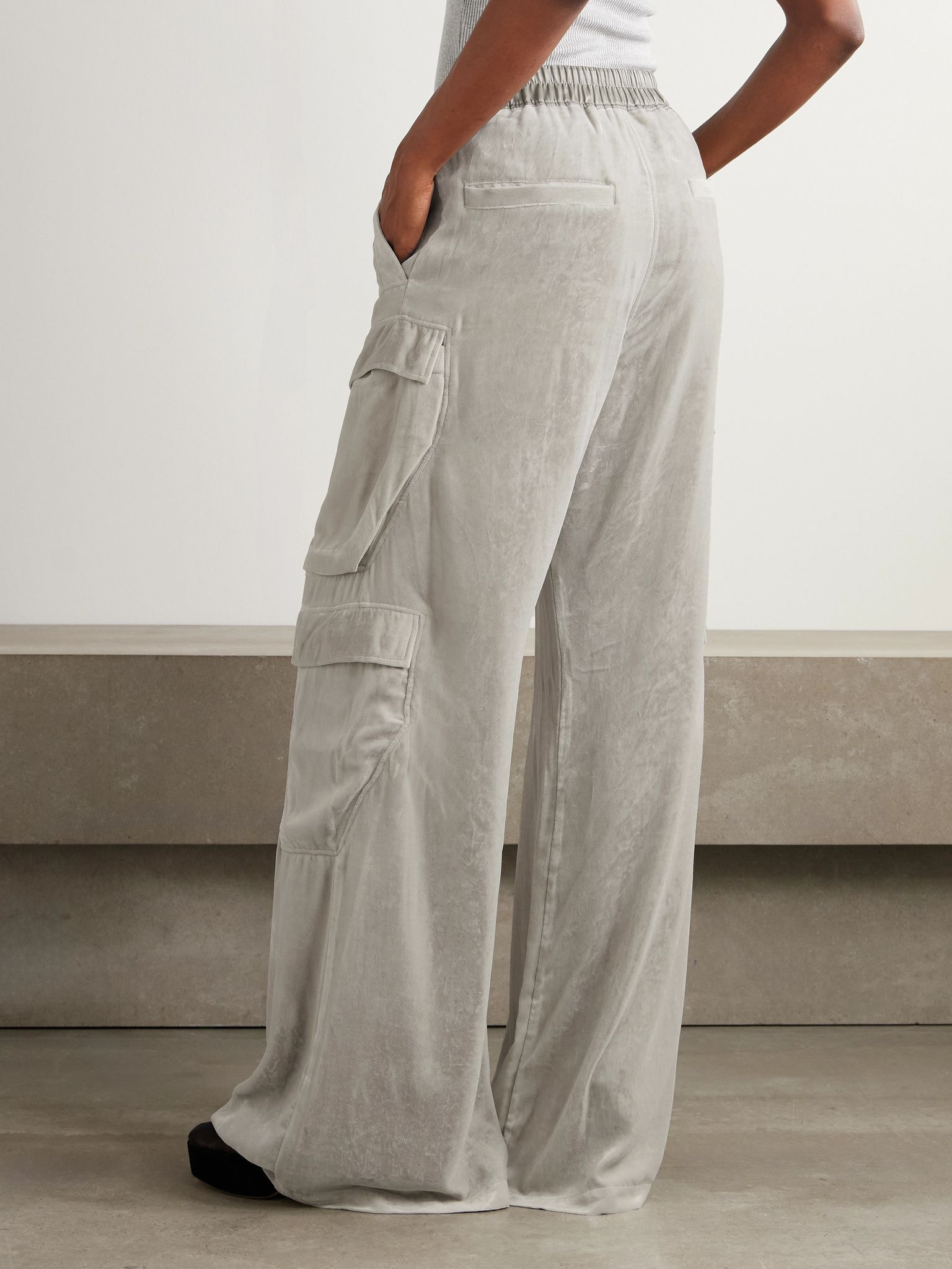 Shell-trimmed velvet wide-leg cargo pants Light gray - 4