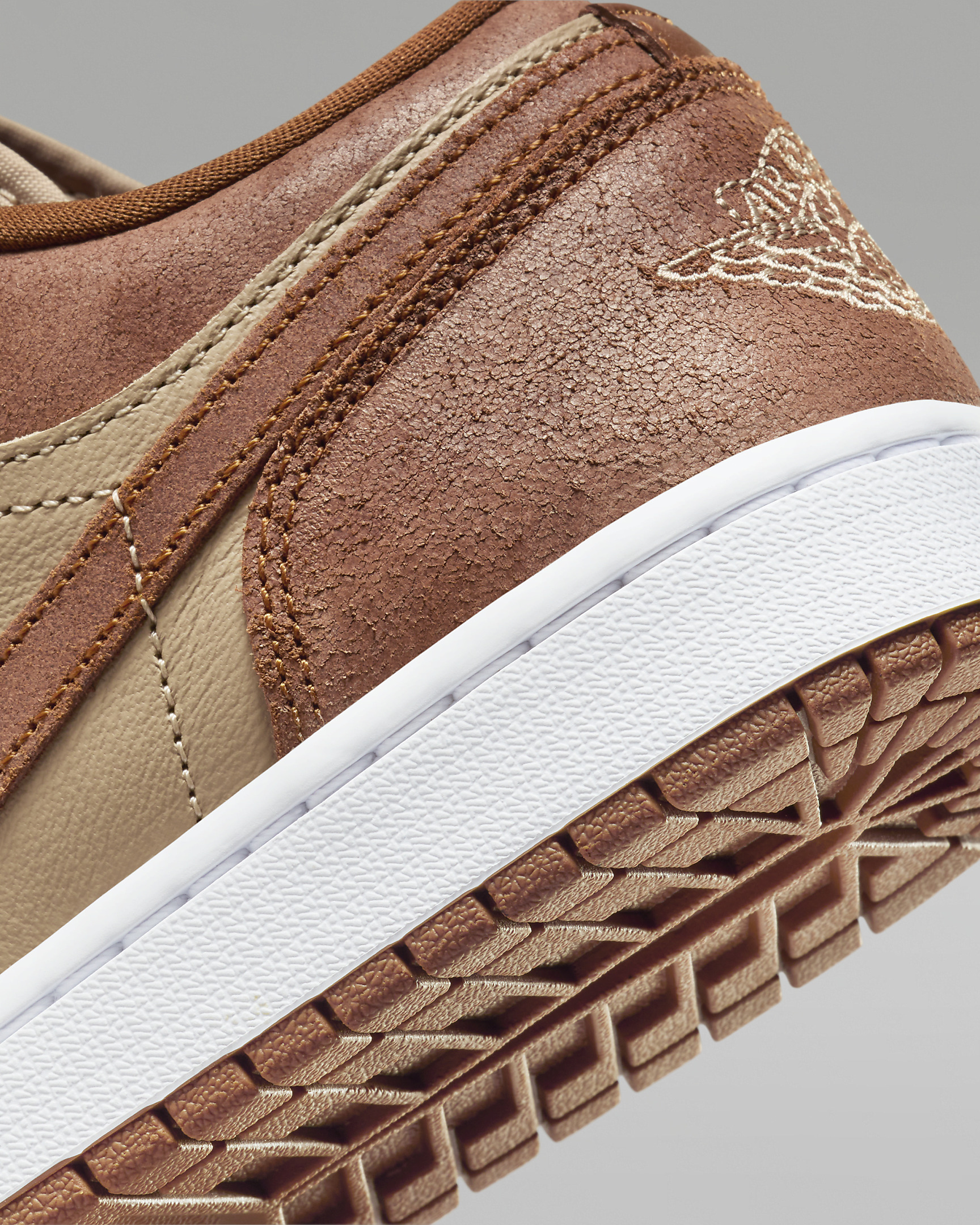 Air Jordan 1 Low SE Women's Shoes - 8