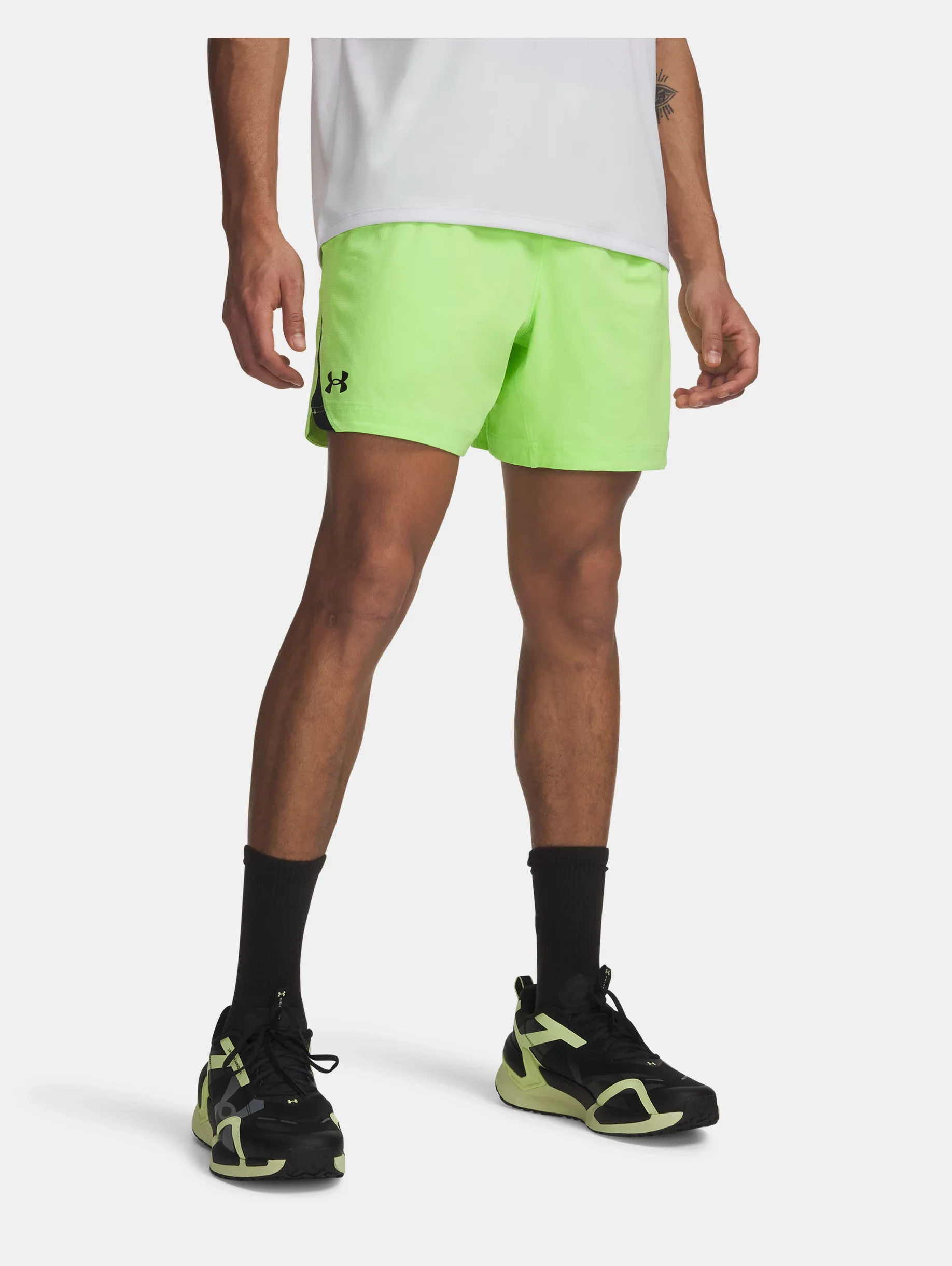 UA Elevated Woven - 1