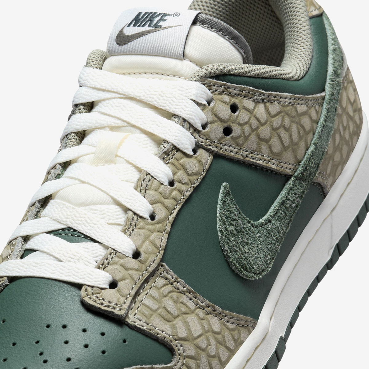 Dunk Low Retro PRM - 7