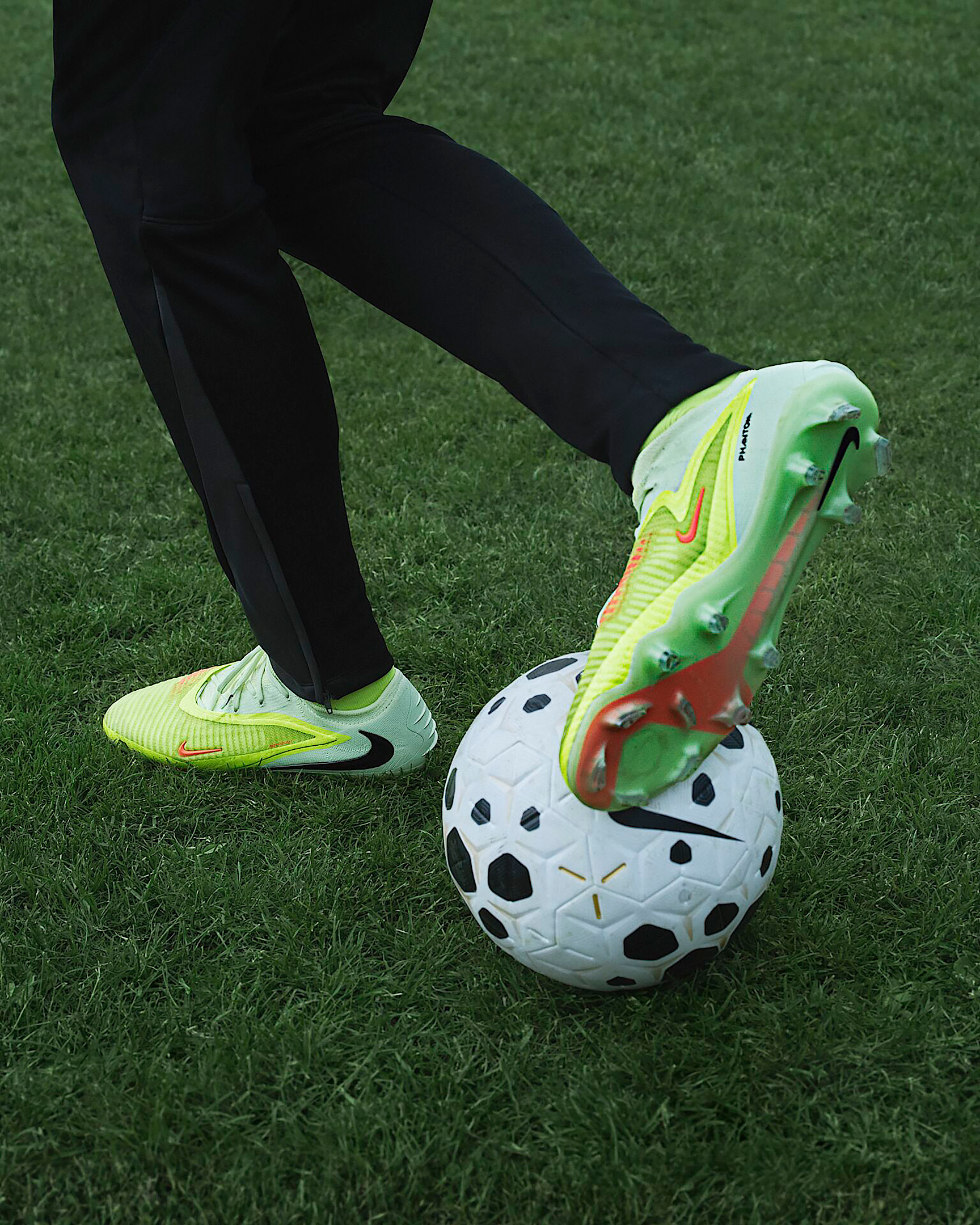 Nike Phantom 6 Low Elite Firm-Ground Soccer Cleats - 11