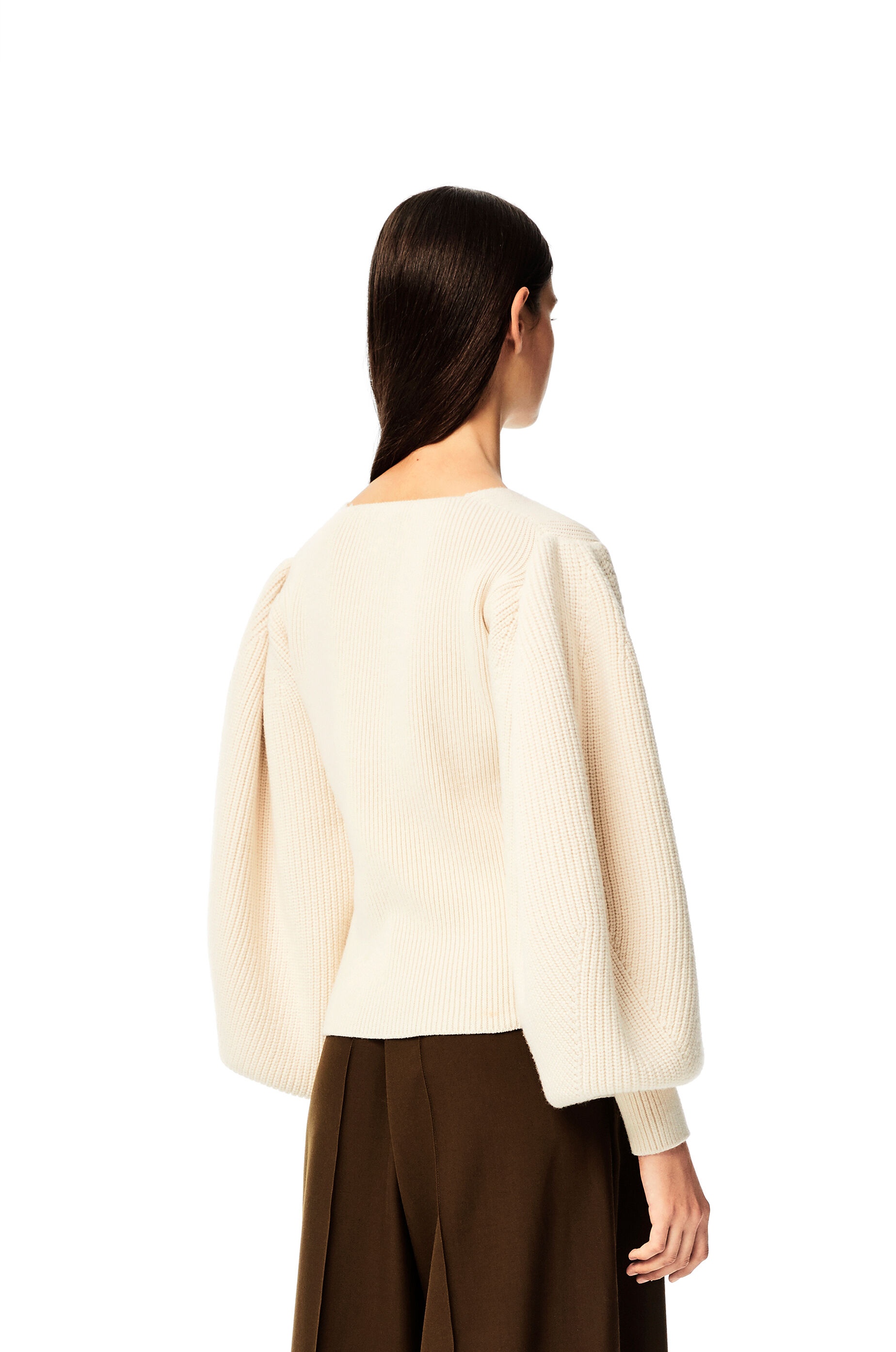 Balloon sleeve V-neck sweater in wool - 4