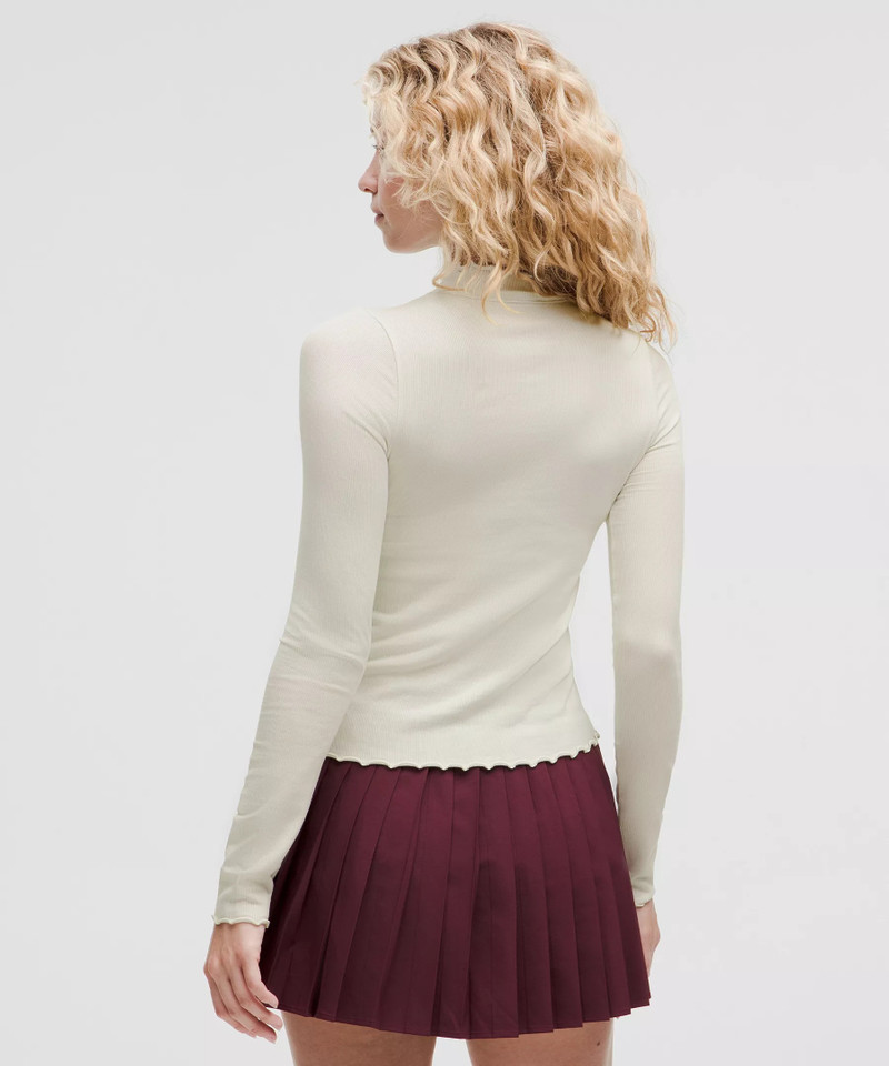 Hold Tight Lettuce-Edge Turtleneck 3