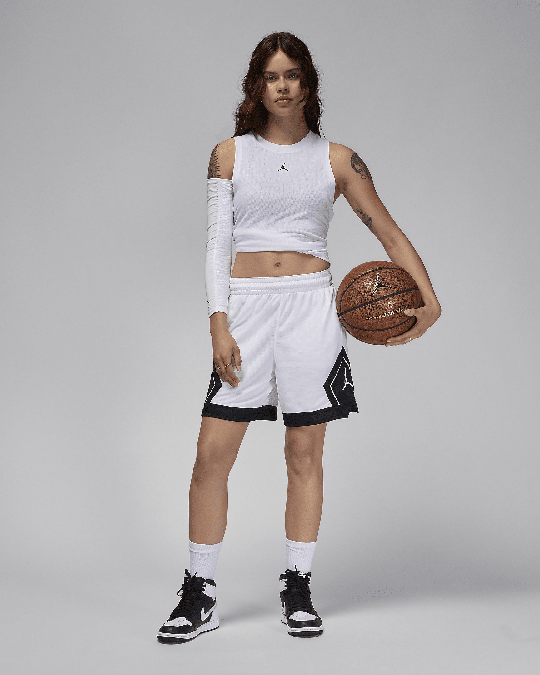 Jordan Sport Women's 4" Diamond Shorts - 7