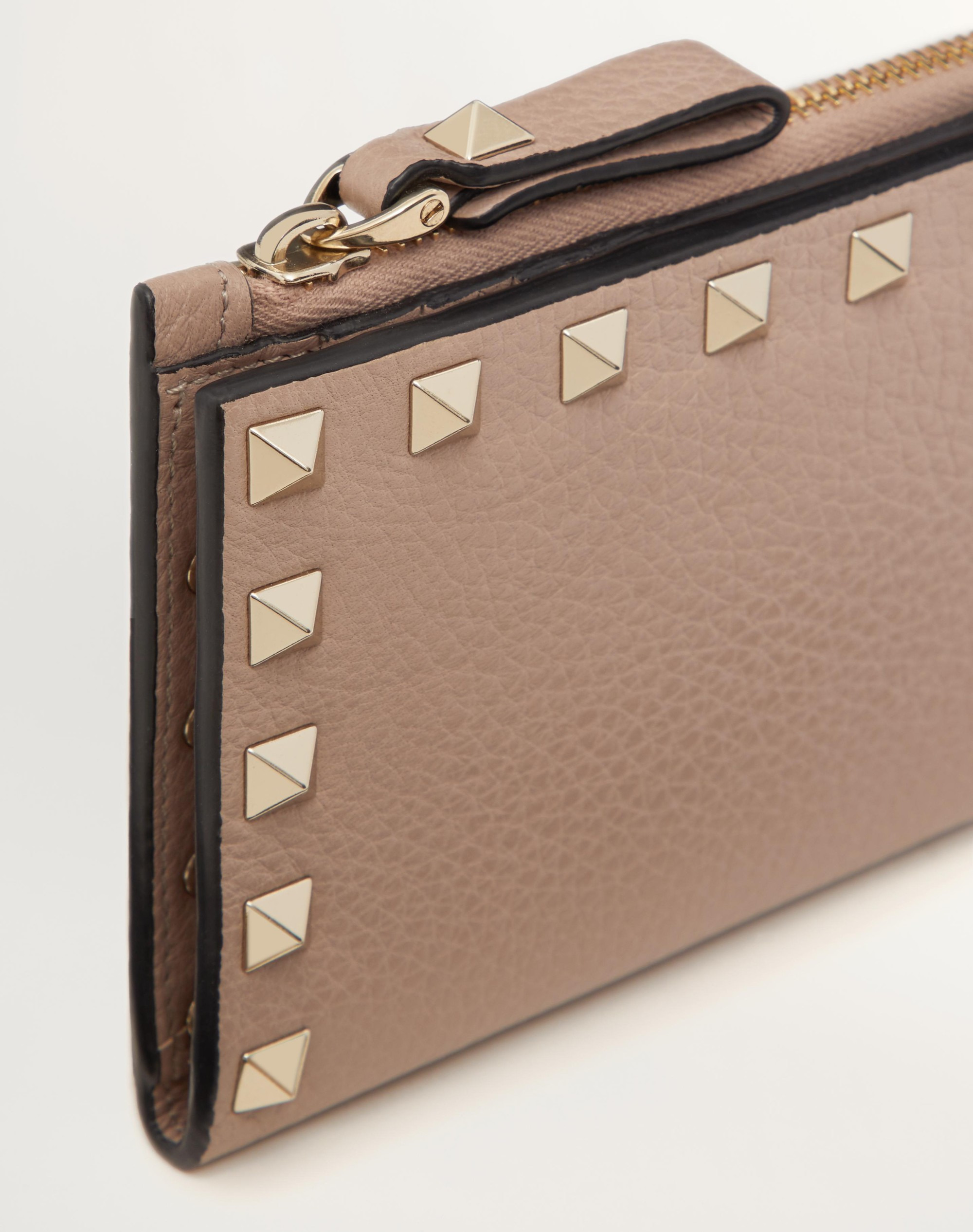 ROCKSTUD GRAINY CALFSKIN CARDHOLDER WITH ZIPPER - 2