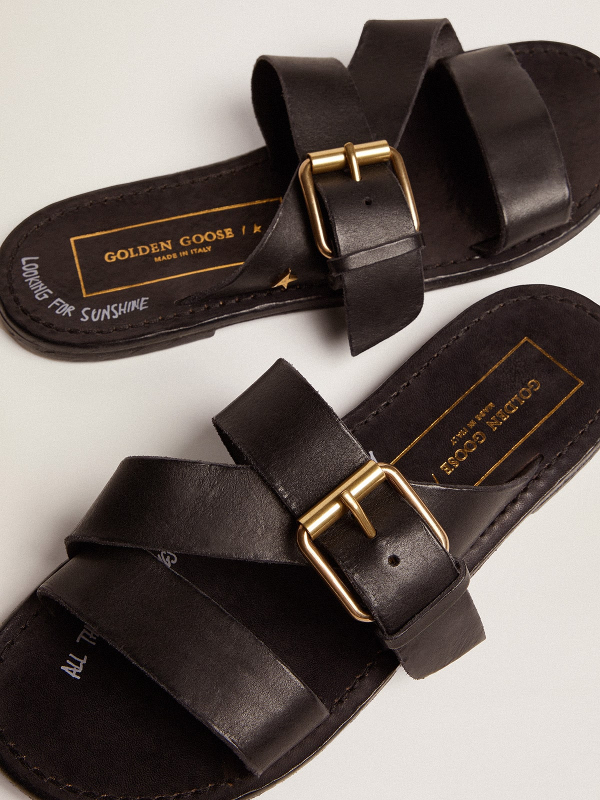 Women's flat sandals in black resin-coated leather - 5