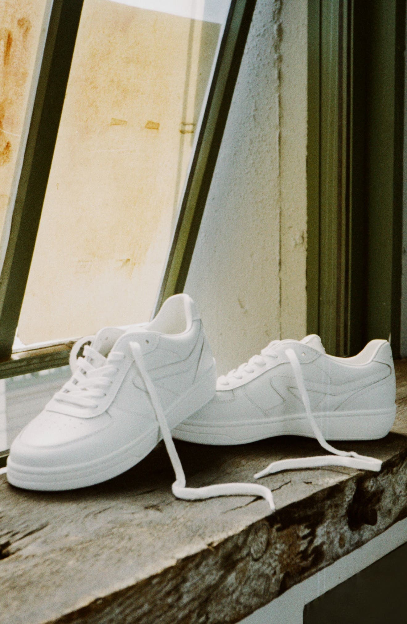 Retro Court Sneaker - 9
