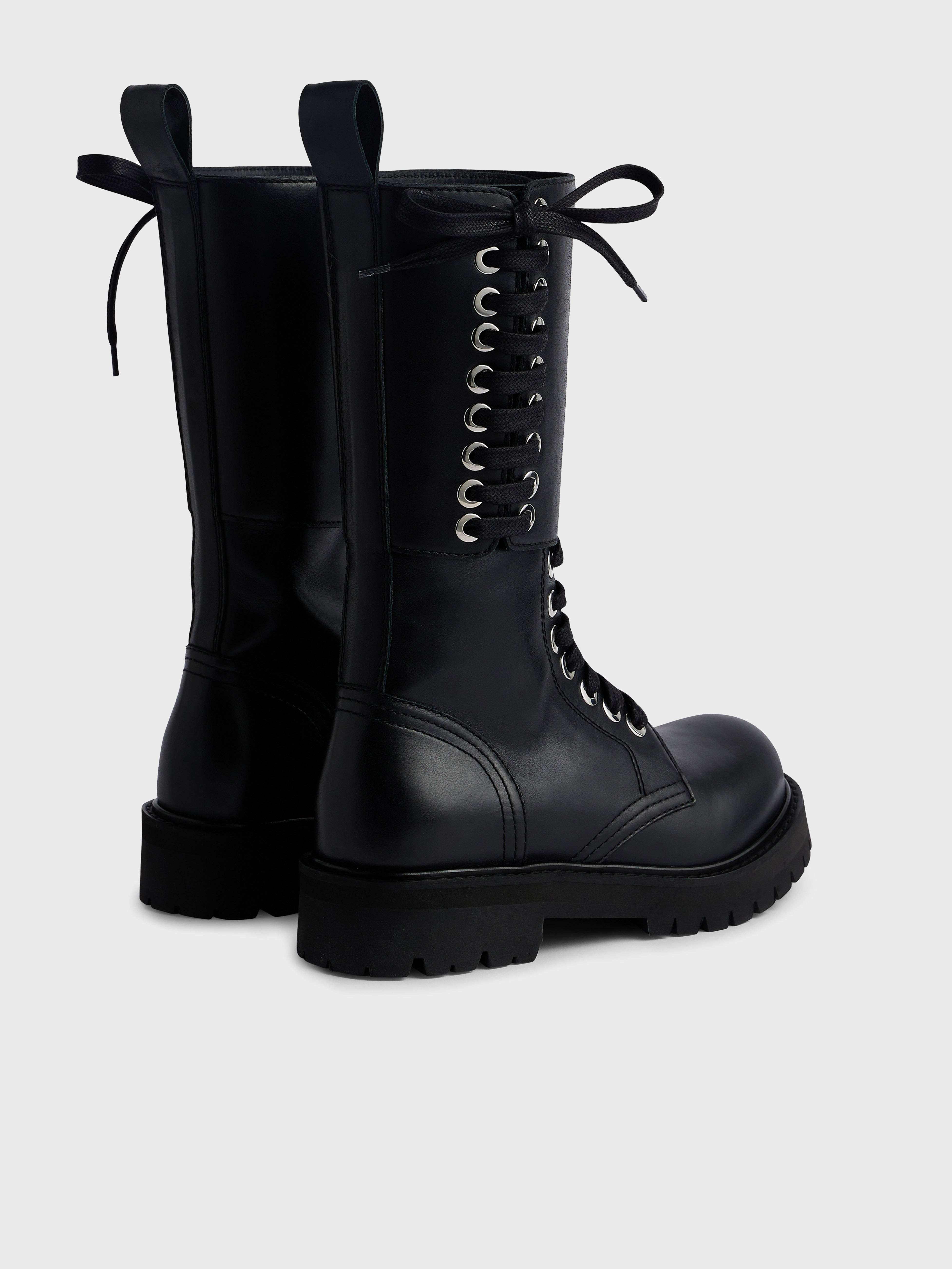 LEATHER BOOTS - 6