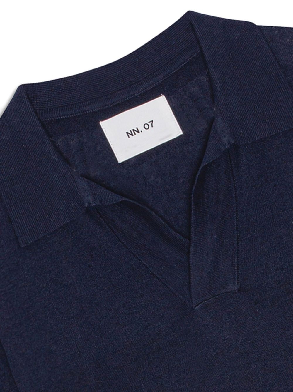 V-neck T-shirt - 3