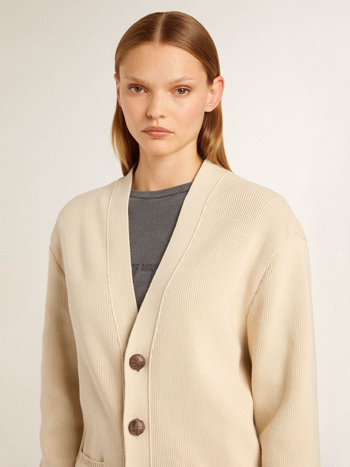 Women’s beige cardigan with 'Golden' lettering on the back - 5