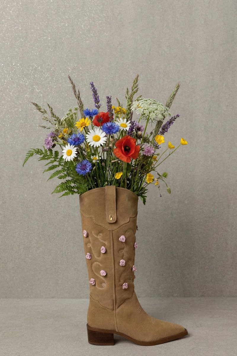 Paloma Boot In Peanut Suede And Tulip Leather 5
