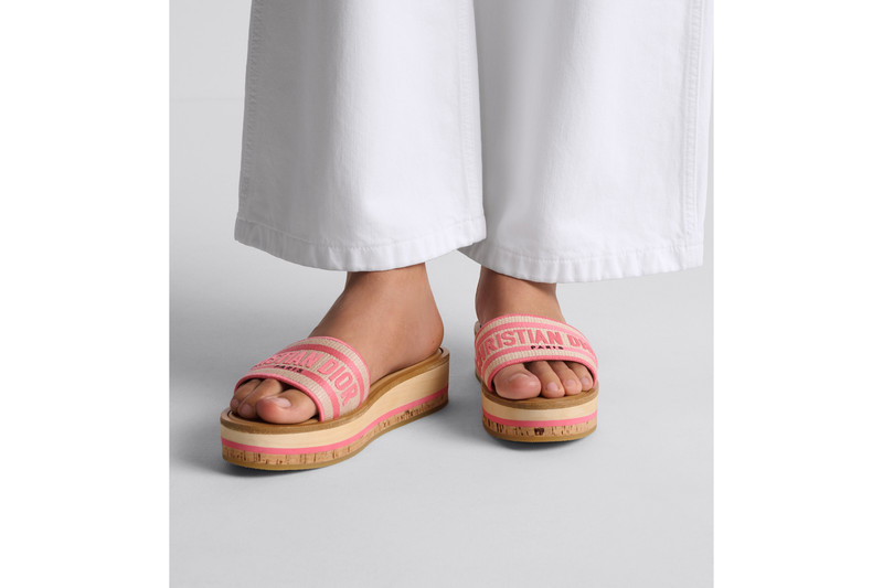 Dioriviera Dway Platform Slide 2