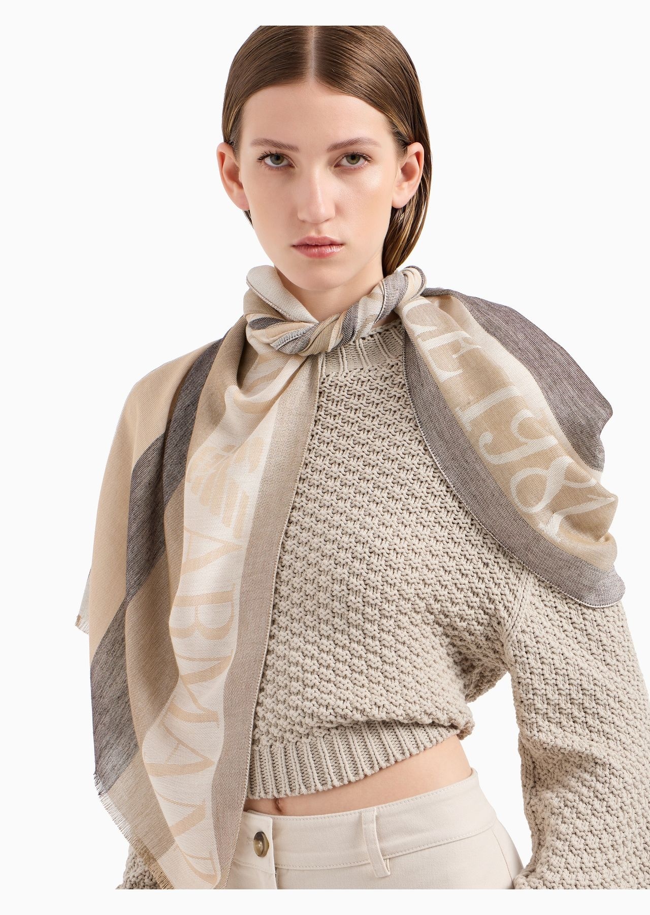 Stole with vertical pattern and Since 1981 jacquard logo - 4