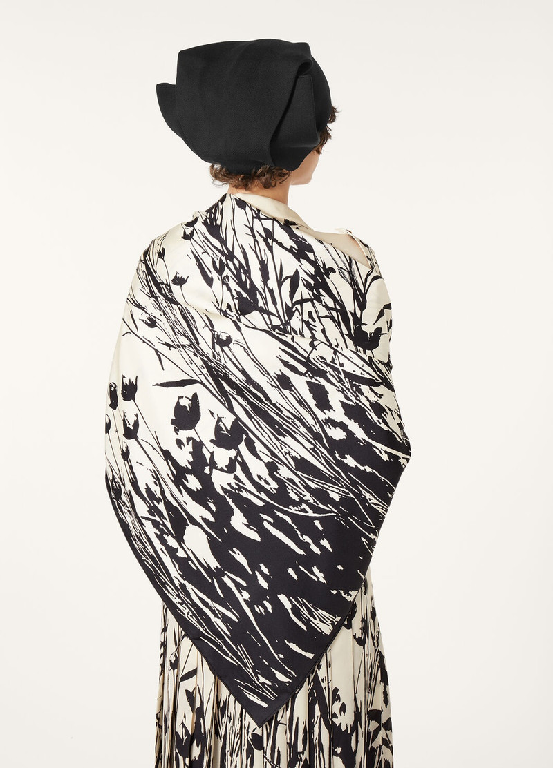 Loro Piana Loro Piana Campo di Lino Shawl outlook