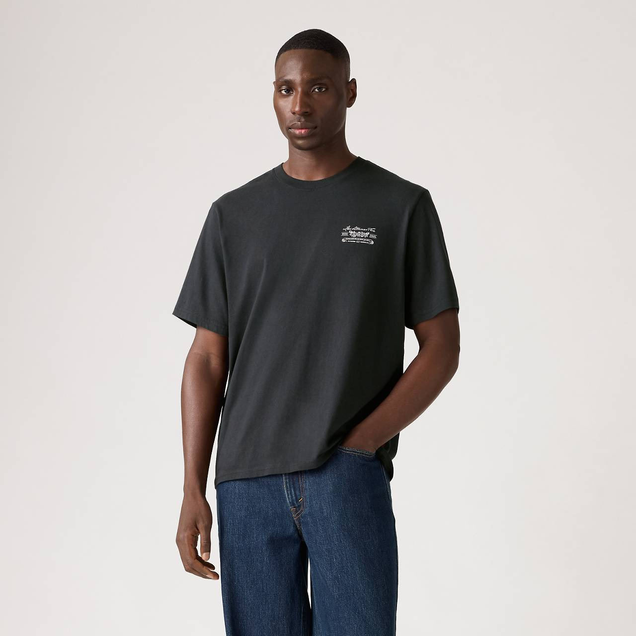 RELAXED FIT SHORT-SLEEVE GRAPHIC T-SHIRT - 3