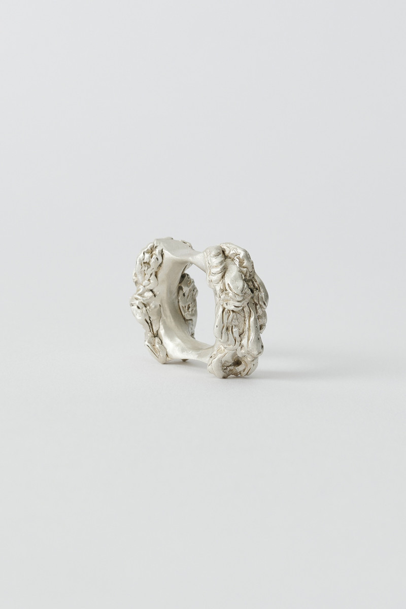 Our Legacy Oyster Ring Grande Silver outlook
