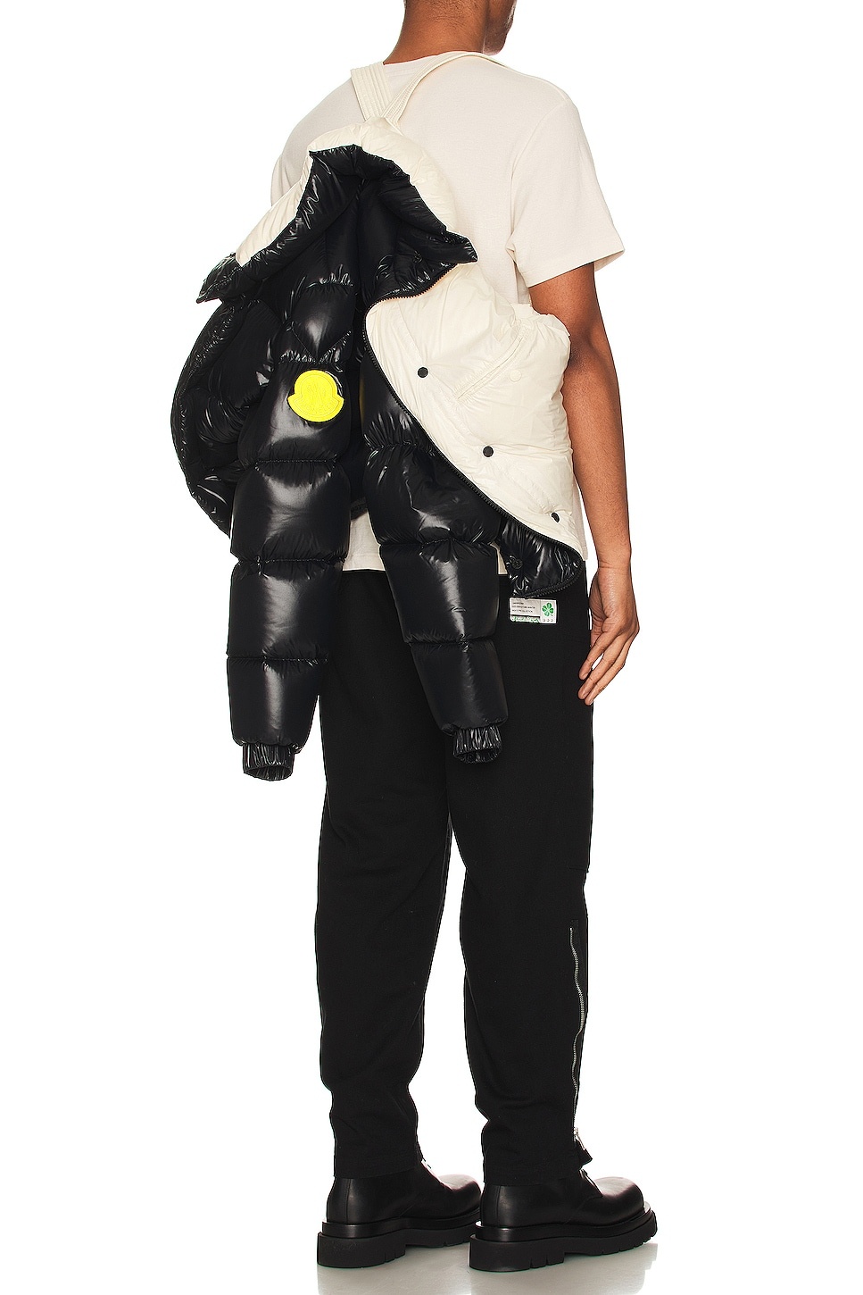 Dervox Short Down Jacket ★関税込 Moncler: Black Dervox Short Down Jacket | SSENSE