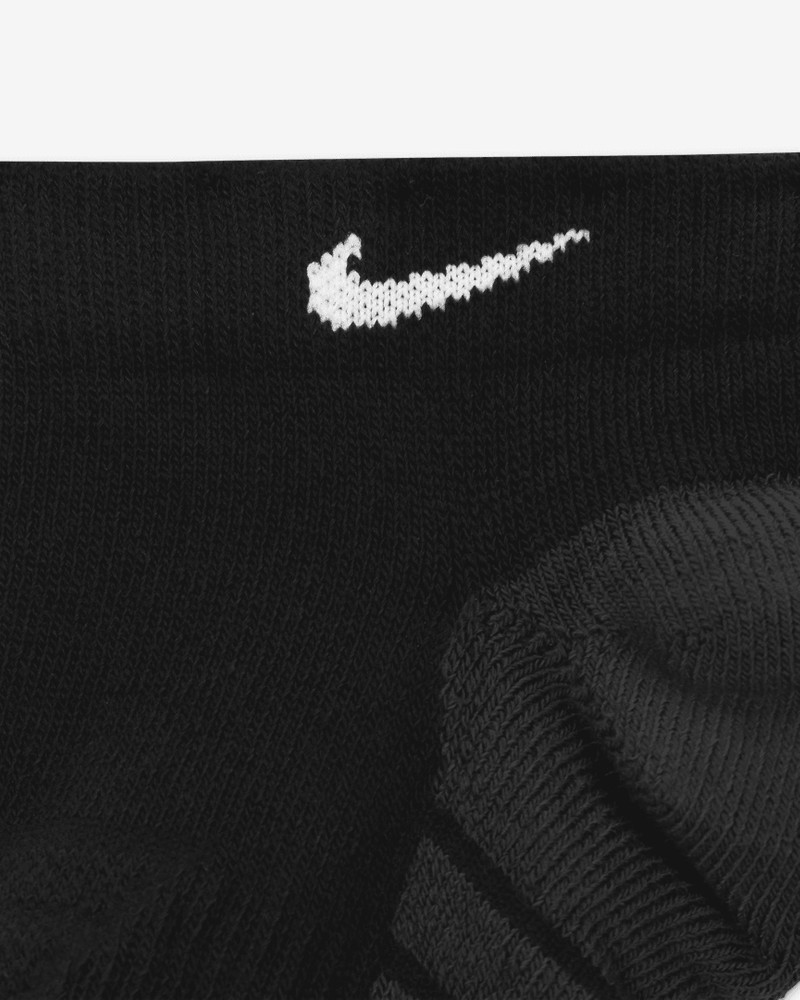 Nike Everyday Max Cushioned Training No-Show Socks (3 Pairs) 4