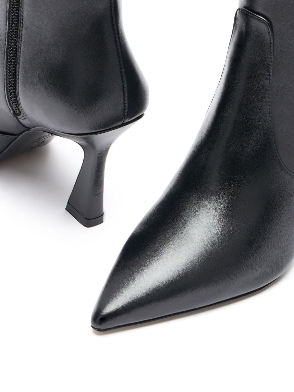 pointed-toe leather boots - 6