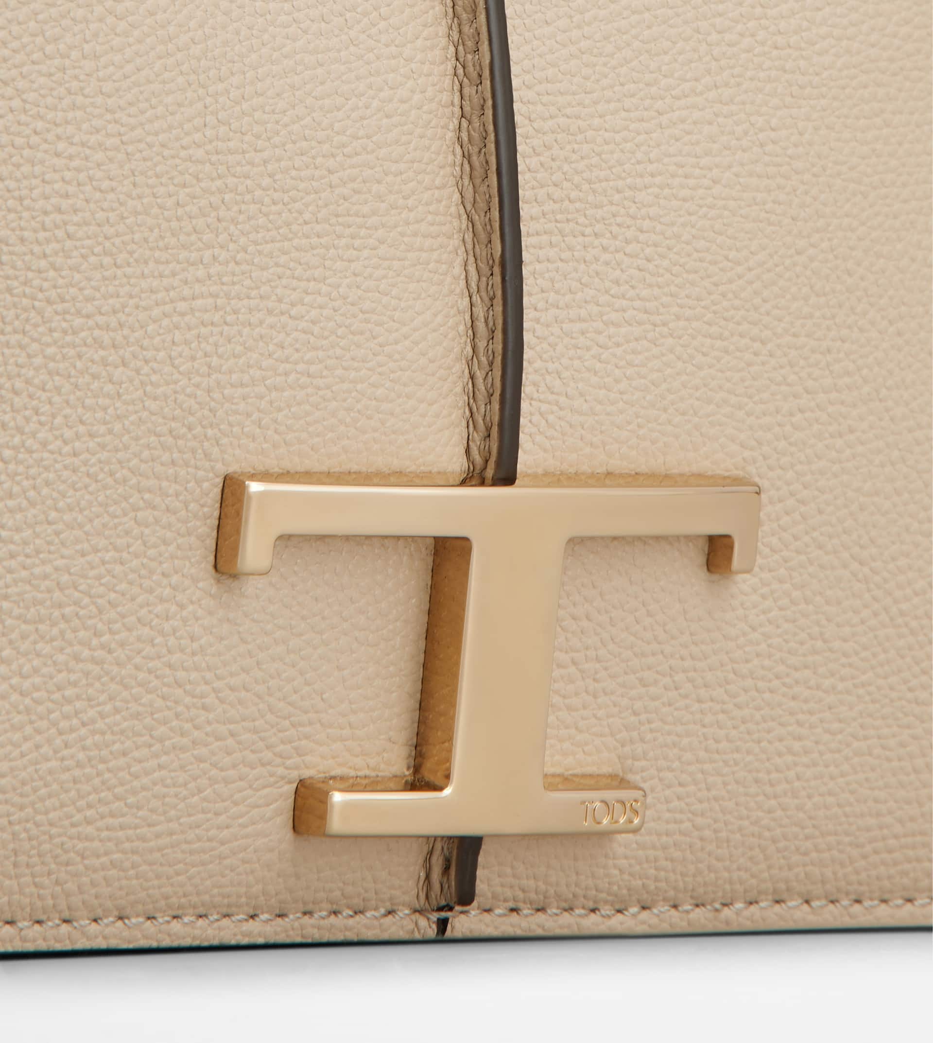 T TIMELESS CAMERA BAG IN LEATHER MINI - BEIGE - 5