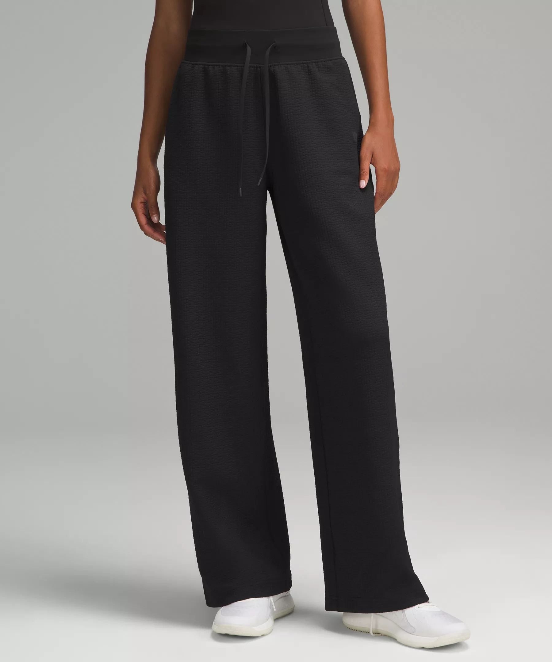 Textured Wide-Leg High-Rise Track Pant *Regular - 1