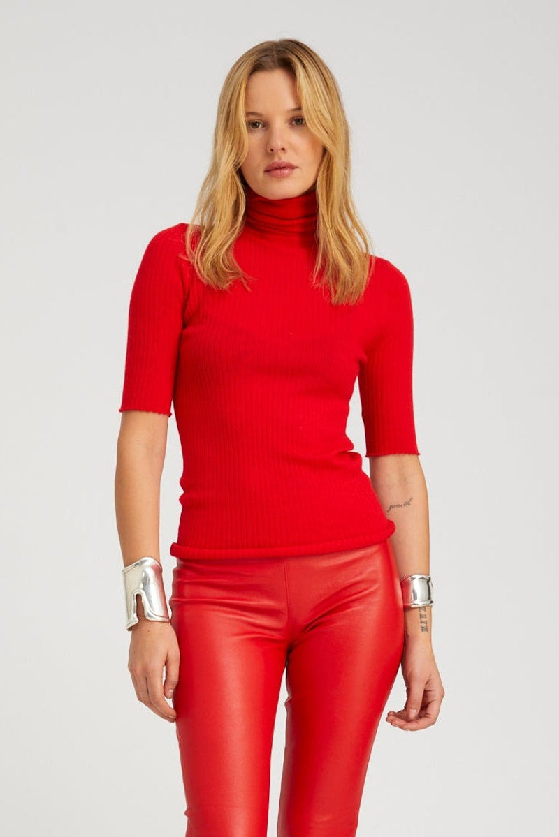 SPRWMN RED CASHMERE TURTLENECK outlook
