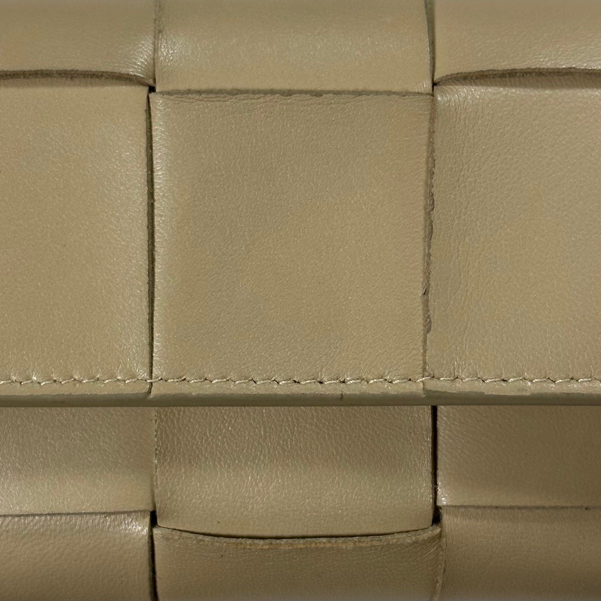BOTTEGA VENETA Leather Zip Trifold Wallet - 5
