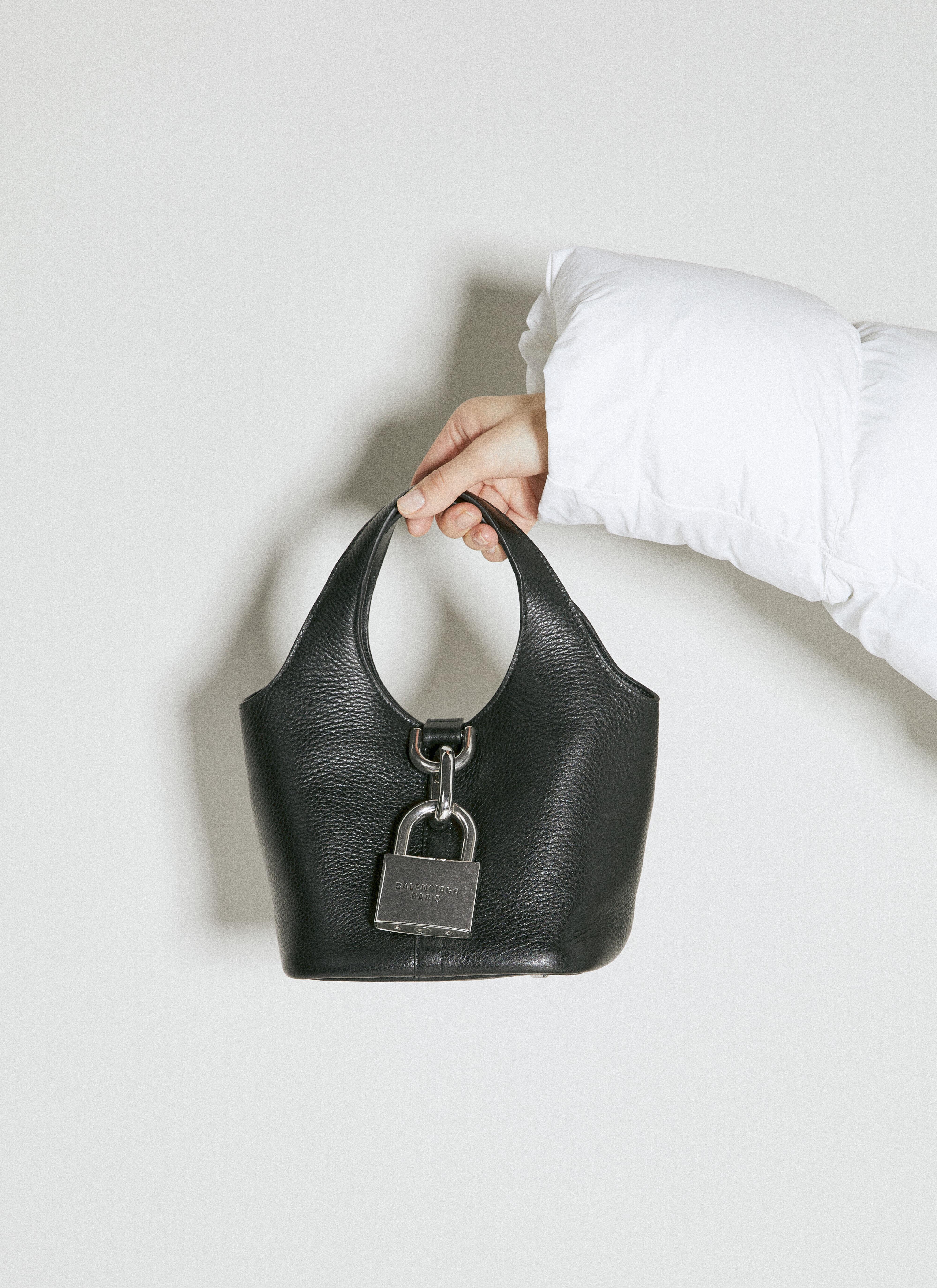 【完売必至】バレンシアガ■ロッカー ホーボー スモール バッグ BALENCIAGA Locker Small Hobo Bag | lncc | REVERSIBLE