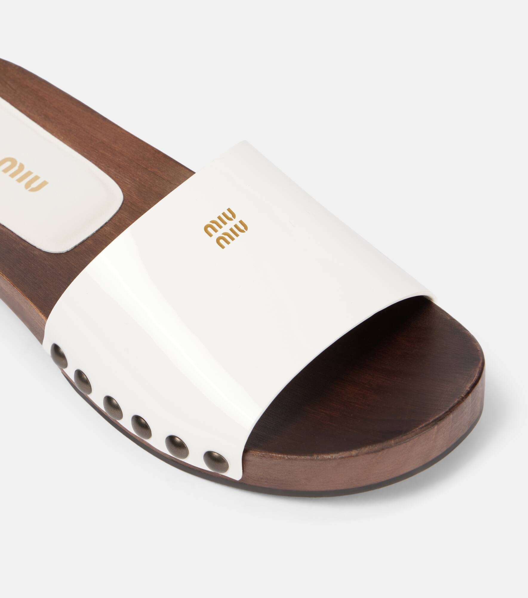 Patent leather clogs - 5