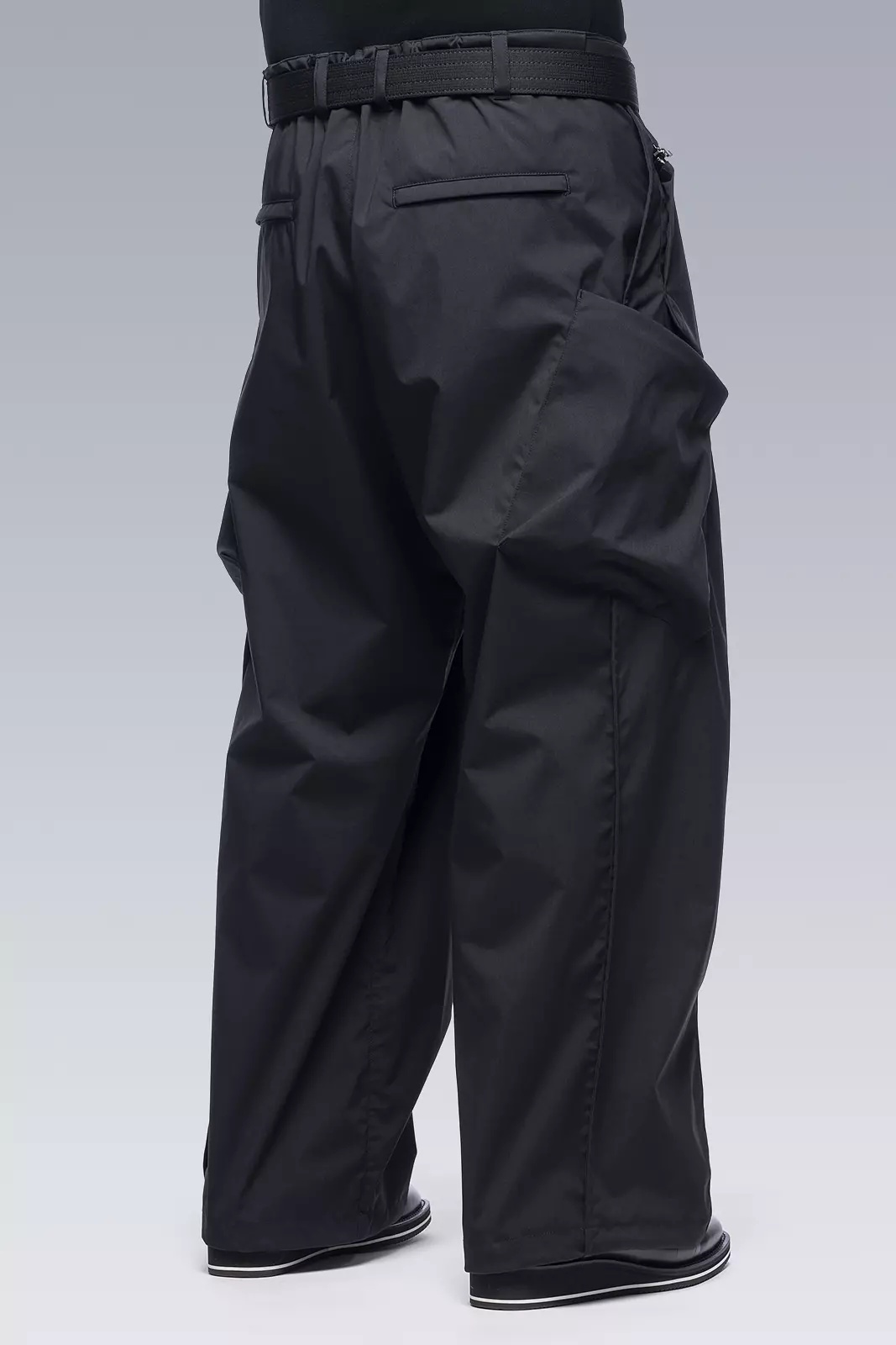 P45A-E Encapsulated Nylon Single Pleat Cargo Trouser Black - 6