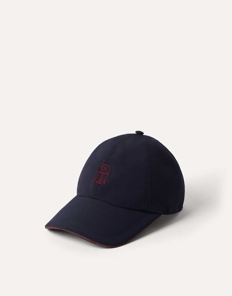 Water-resistant microfiber baseball cap with contrast details and embroidered logo 1