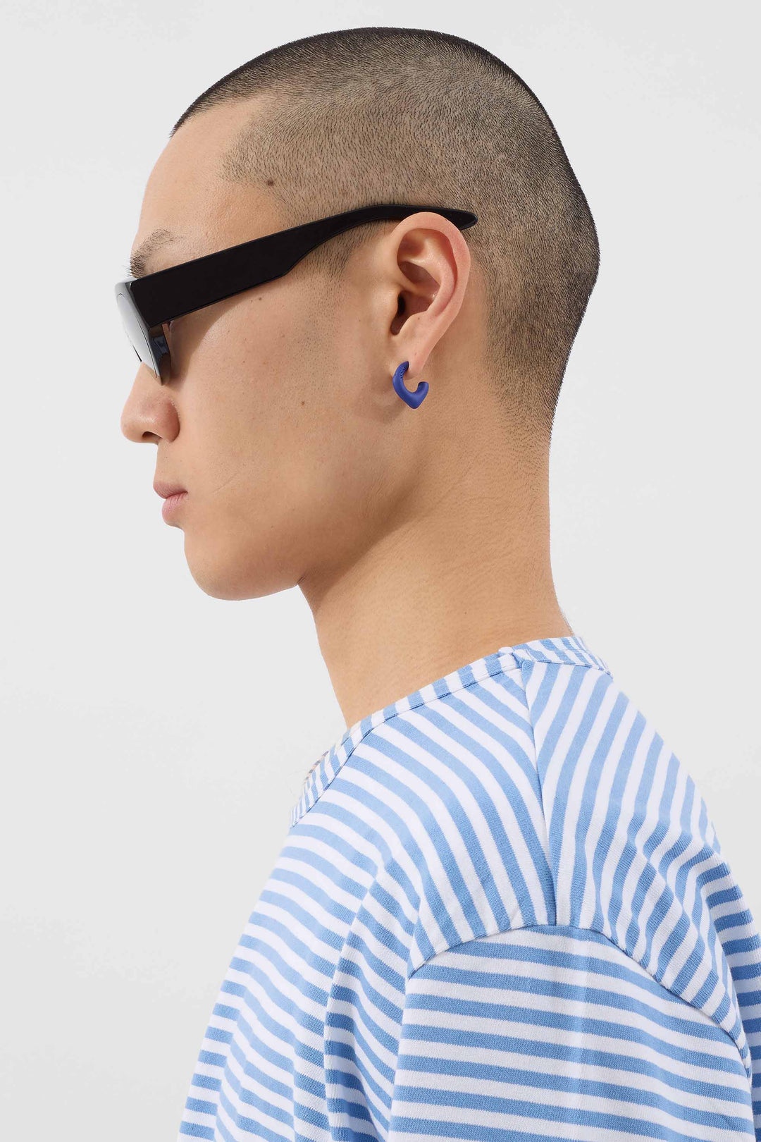 SINGLE METALLIZED EARRING / blue matte - 2